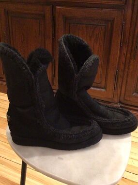 Mou Black Faux-Fur Trim Winter Boots Size 9